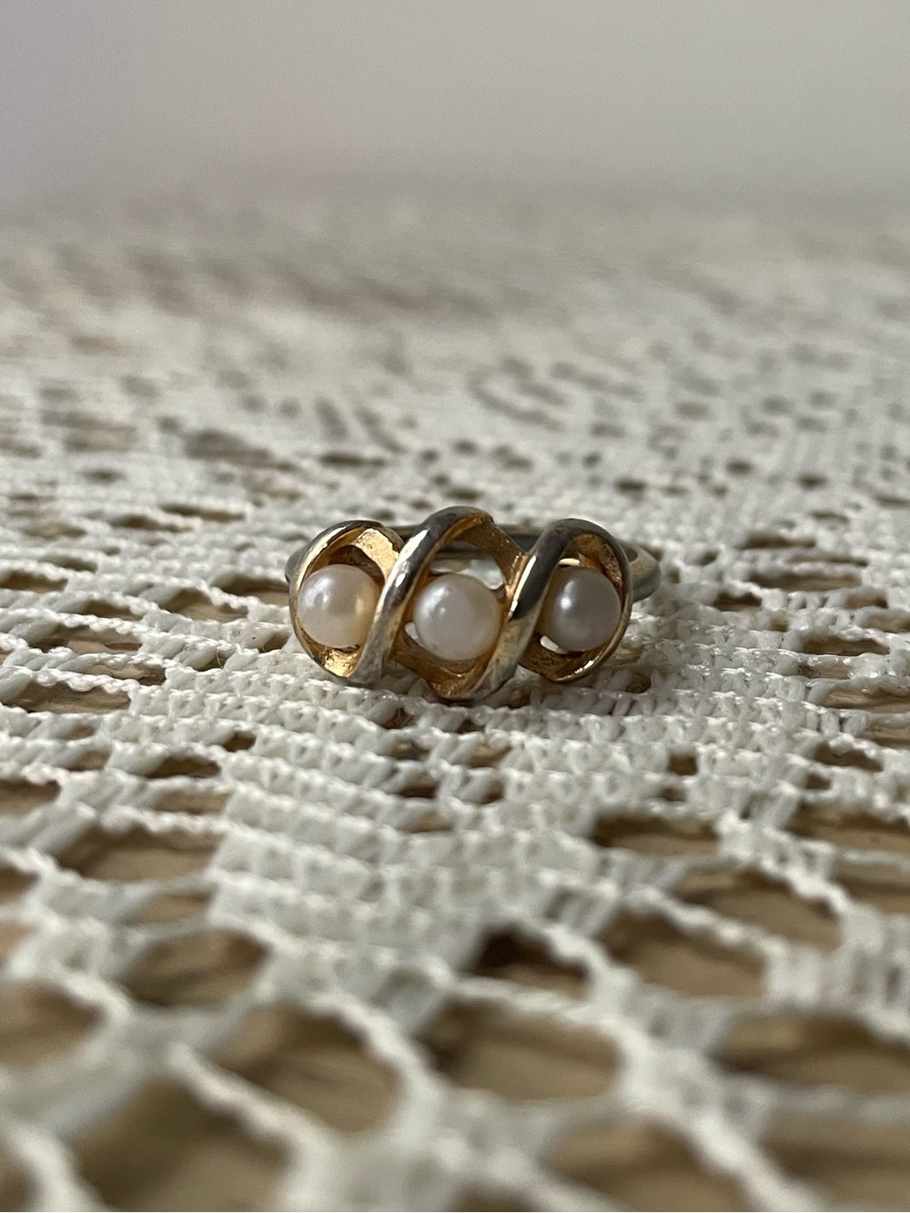 Vintage Avon Pearl & Gold Cocktail Ring Sz 9